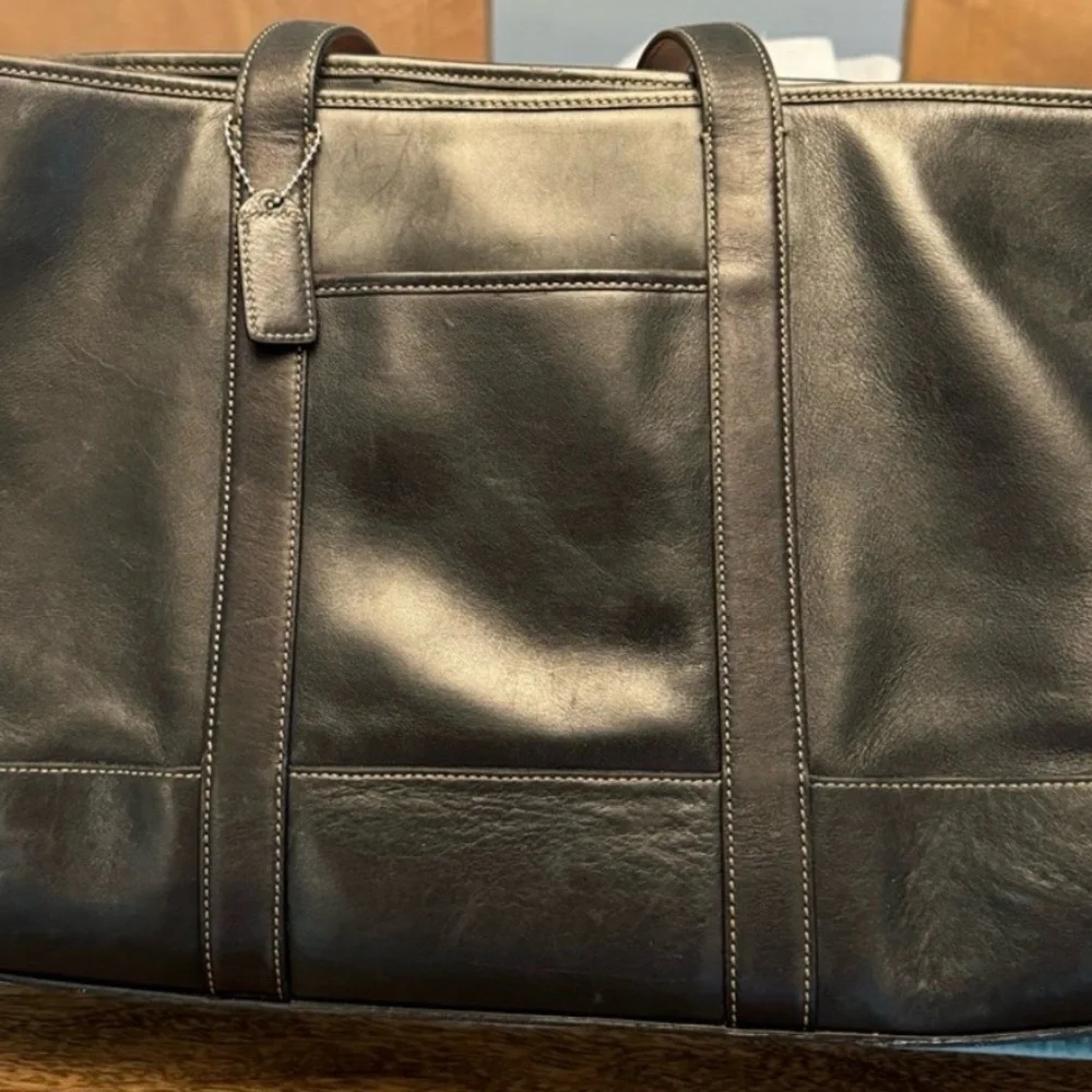 Coach leather tote bag size 18 width x 12 height. Excellent condition - Picture 2 of 10
